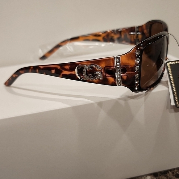 VG Rhinestones SUNGLASSES - Picture 2 of 6
